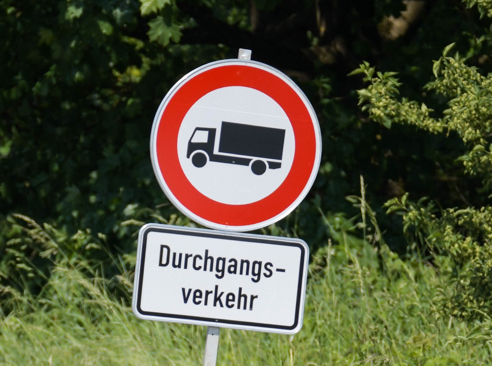 Wir fordern dauerhafte Kontrollen des Durchfahrtsverbotes !!!